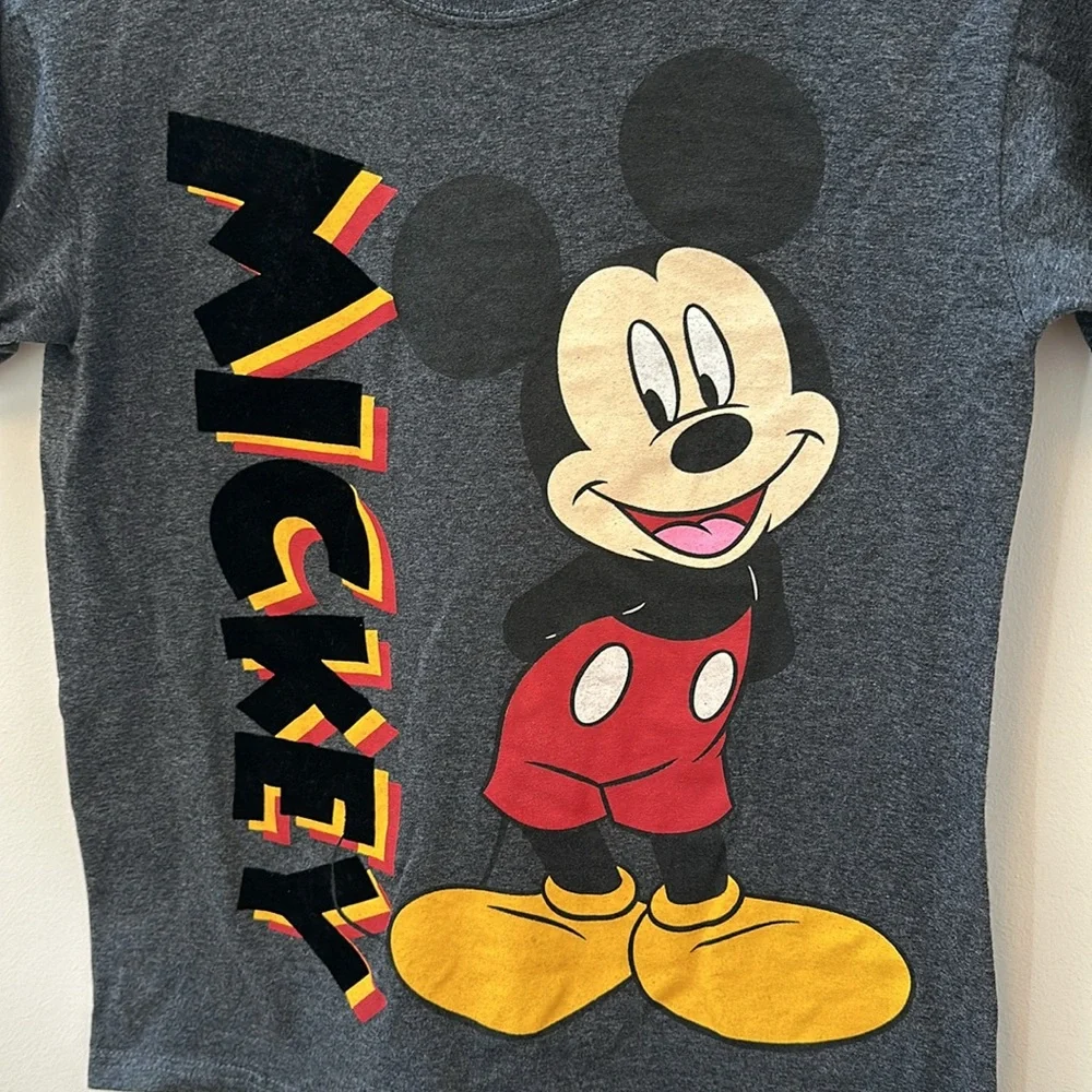 Disney Mickey Mouse t-shirt child’s unisex size medium